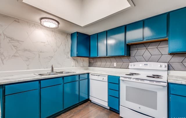2-bedroom rental at 8123 Scottshill in San Antonio, TX — photo 4