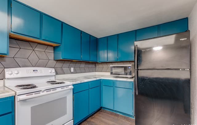 2-bedroom rental at 8123 Scottshill in San Antonio, TX — photo 5