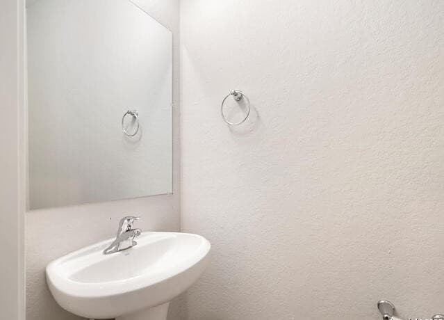 3-bedroom rental at 6258 Eddie Way Unit 1 in San Antonio, TX — photo 5