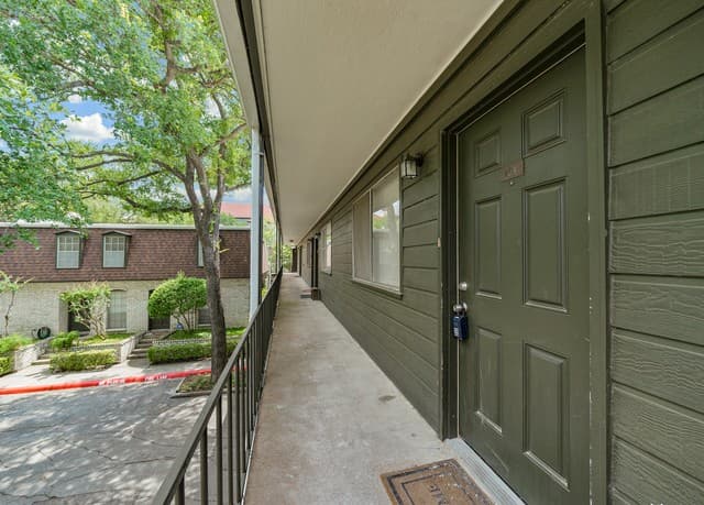 1-bedroom rental at 1045 Shook Ave Unit 134 in San Antonio TX