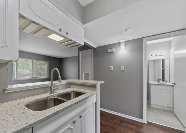 1-bedroom rental at 1045 Shook Ave Unit 134 in San Antonio, TX — photo 3