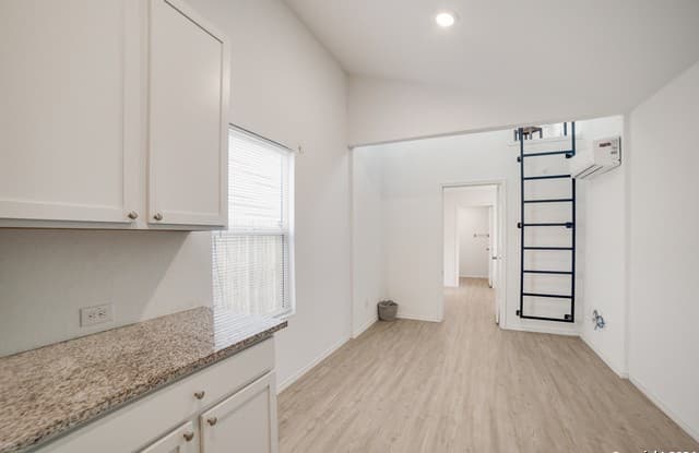 1-bedroom rental at 4247 Thalweg Way in San Antonio, TX — photo 3