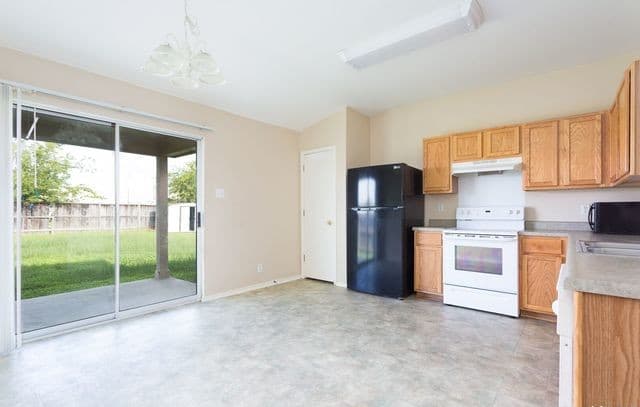 3-bedroom rental at 4311 Rogans Harbor in San Antonio, TX — photo 5