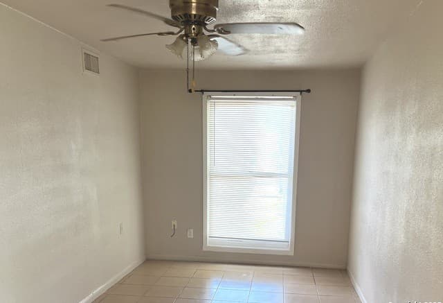 1-bedroom rental at 222 Audrey Alene Unit 2 in San Antonio, TX — photo 2