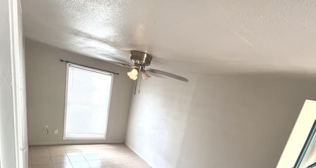 1-bedroom rental at 222 Audrey Alene Unit 2 in San Antonio, TX — photo 3