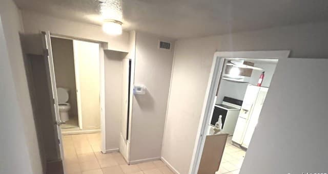 1-bedroom rental at 222 Audrey Alene Unit 2 in San Antonio, TX — photo 4