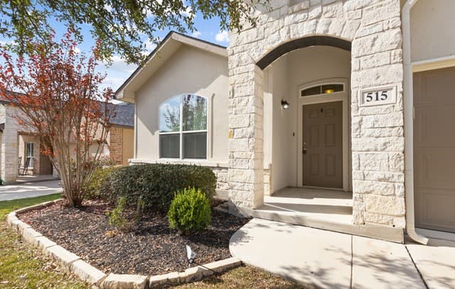 3-bedroom rental at 515 Sage Thrasher in San Antonio, TX — photo 4