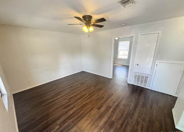 2-bedroom rental at 830 W Hutchins Unit 3 in San Antonio TX