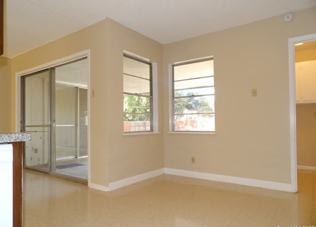 3-bedroom rental at 5637 Walzem in Windcrest, TX — photo 5