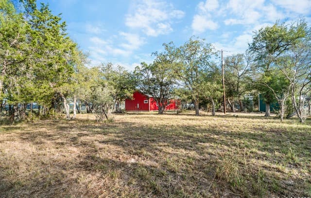 2-bedroom rental at 1110 Grandview in Bandera, TX — photo 5