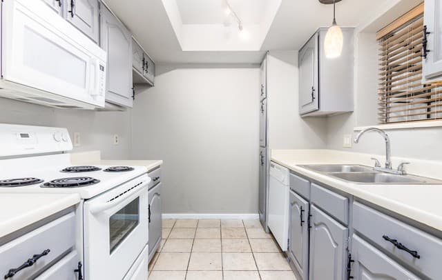 2-bedroom rental at 11843 Braesview Unit 301 in San Antonio TX