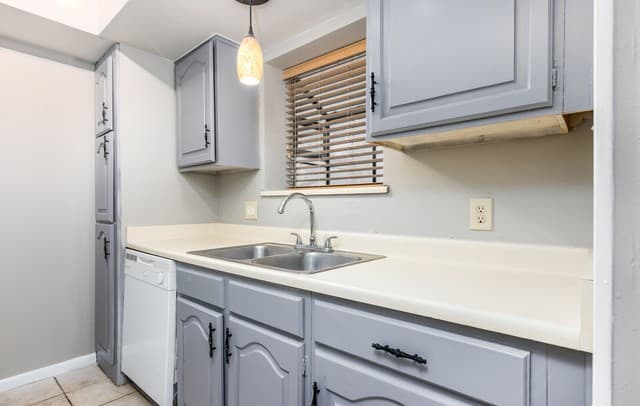 2-bedroom rental at 11843 Braesview Unit 301 in San Antonio, TX — photo 2