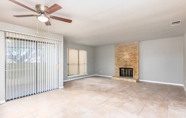 2-bedroom rental at 11843 Braesview Unit 301 in San Antonio, TX — photo 4