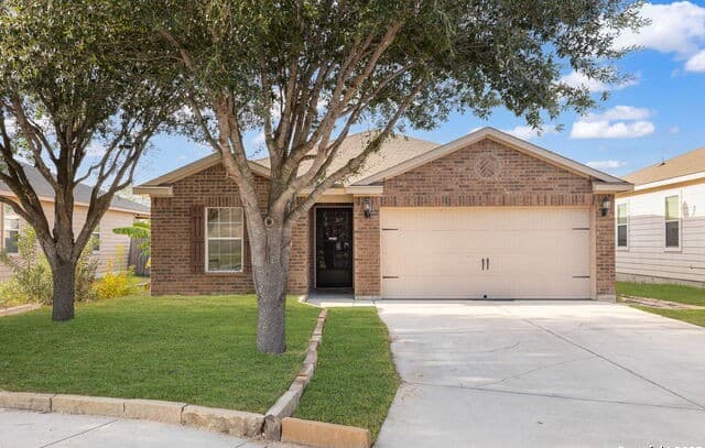 3-bedroom rental at 6507 Luckey Sq in San Antonio, TX — photo 3