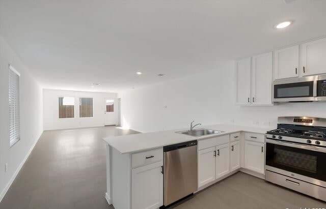 4-bedroom rental at 7311 Adam Star in San Antonio, TX — photo 5
