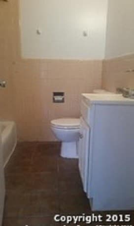 2-bedroom rental at 312 Babcock Rd in San Antonio, TX — photo 3