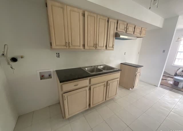 2-bedroom rental at 1216 Gardina Unit 1218 in San Antonio, TX — photo 3