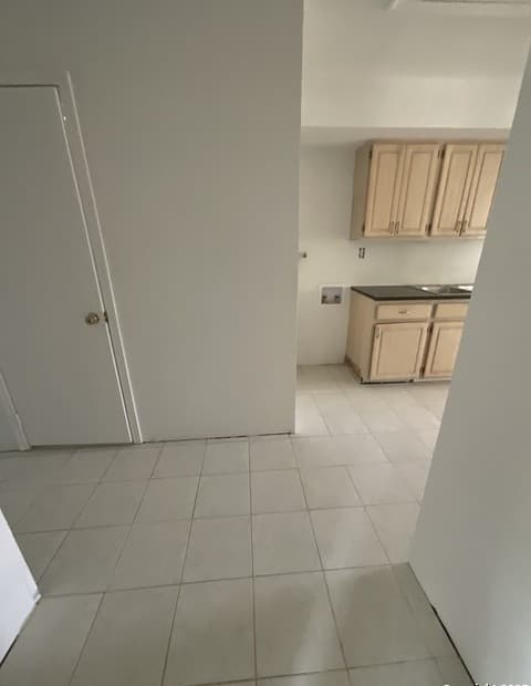 2-bedroom rental at 1216 Gardina Unit 1218 in San Antonio, TX — photo 5
