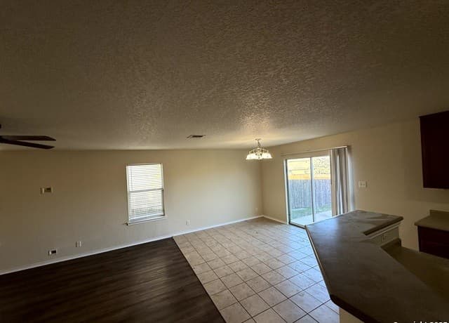 3-bedroom rental at 6527 San Miguel Way in Converse, TX — photo 5