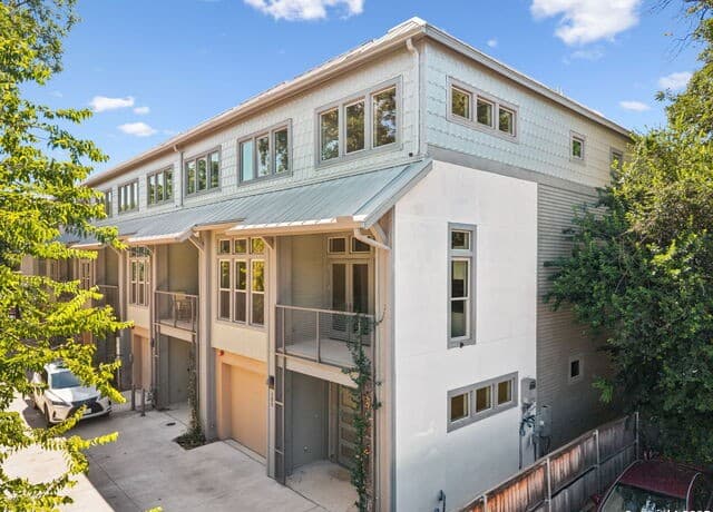 2-bedroom rental at 135 Cedar Street Unit 105 in San Antonio TX
