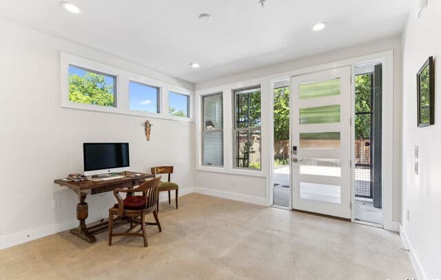 2-bedroom rental at 135 Cedar Street Unit 105 in San Antonio, TX — photo 4