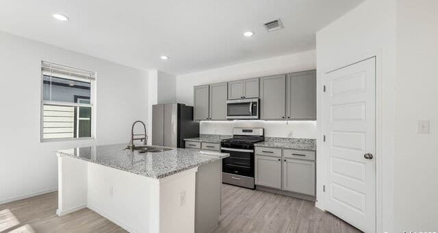 3-bedroom rental at 4422 Chandler Road Unit #8 in San Antonio, TX — photo 2