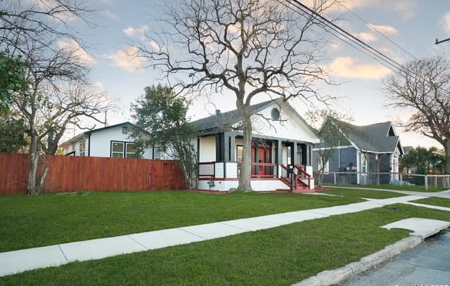 3-bedroom rental at 1222 Hays in San Antonio TX