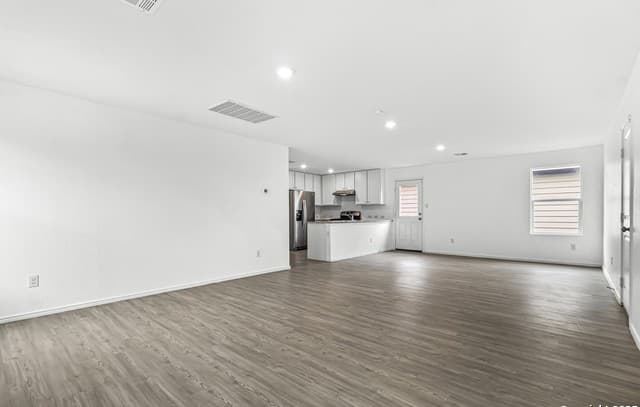 3-bedroom rental at 2811 Gustavo in Converse, TX — photo 4