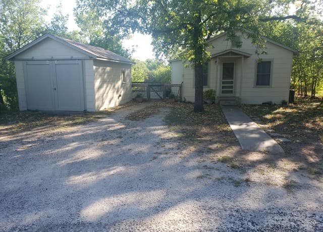 2-bedroom rental at 111 N Brackenridge in Boerne TX