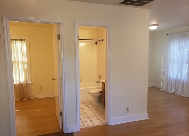 2-bedroom rental at 111 N Brackenridge in Boerne, TX — photo 5