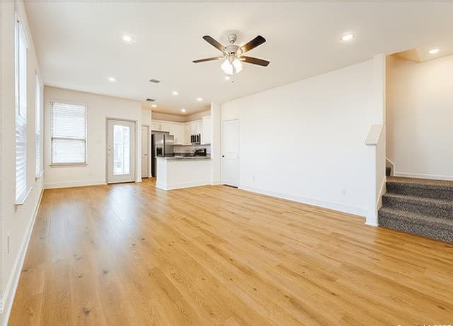 3-bedroom rental at 10223 Tulipwood Run Unit 2 in San Antonio, TX — photo 3
