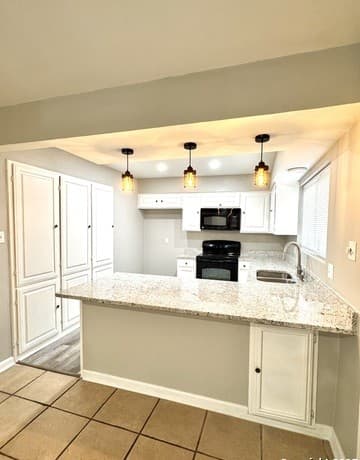 3-bedroom rental at 663 Fern Meadow in Universal City, TX — photo 4