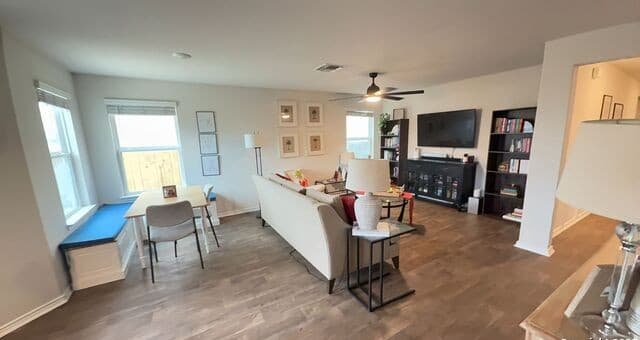 3-bedroom rental at 9930 Spotted Rose in San Antonio, TX — photo 4