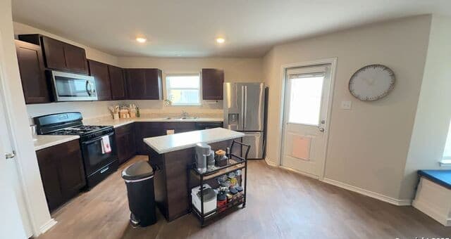 3-bedroom rental at 9930 Spotted Rose in San Antonio, TX — photo 5
