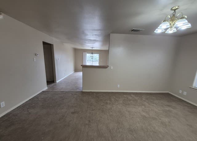 4-bedroom rental at 3338 Whisper Manor in Schertz, TX — photo 4