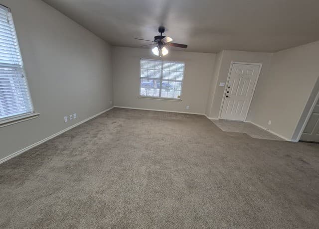 4-bedroom rental at 3338 Whisper Manor in Schertz, TX — photo 5