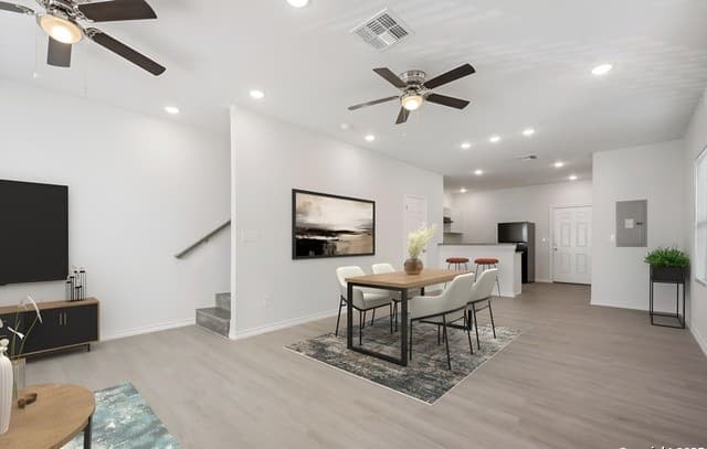 3-bedroom rental at 8719 Wurzbach Unit 302 in San Antonio, TX — photo 2