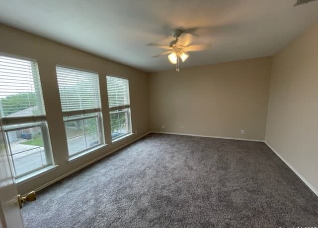 4-bedroom rental at 1114 Coral Bay in San Antonio, TX — photo 5