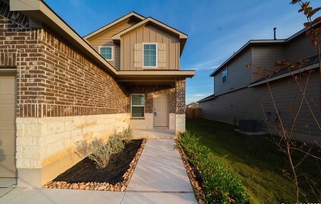 4-bedroom rental at 13956 San Saba Falls in San Antonio, TX — photo 3