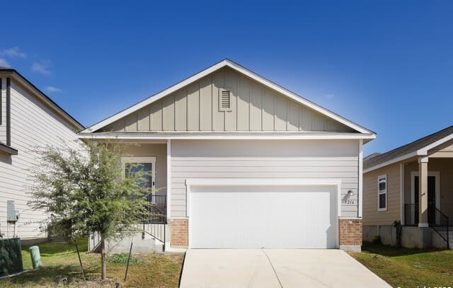 3-bedroom rental at 5214 Winding Stream in St Hedwig TX