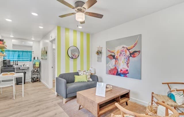 1-bedroom rental at 1407 Leal Unit 3 in San Antonio, TX — photo 3