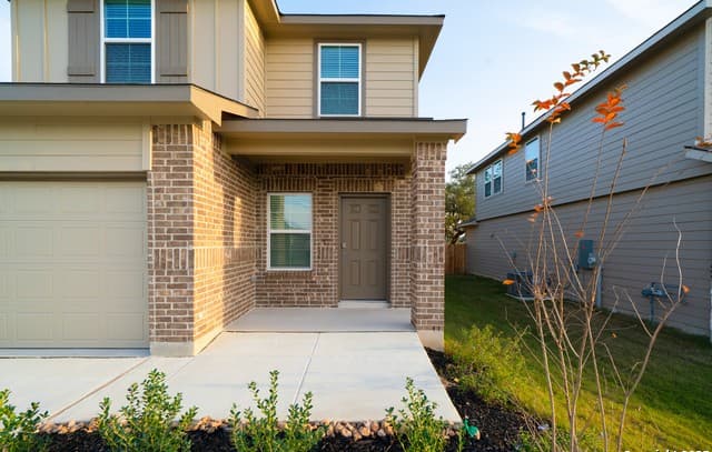 4-bedroom rental at 14014 San Saba Falls in San Antonio, TX — photo 3