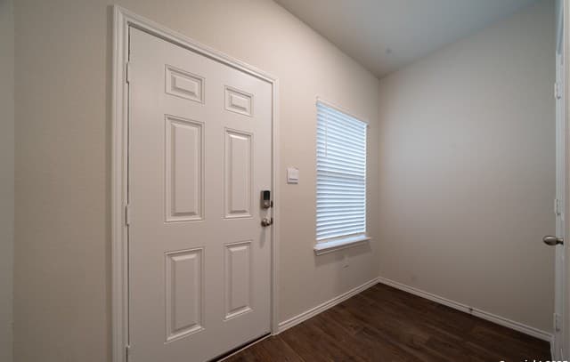 4-bedroom rental at 14014 San Saba Falls in San Antonio, TX — photo 4