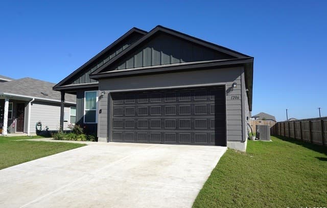 4-bedroom rental at 1206 Casa Luminar in Converse, TX — photo 3
