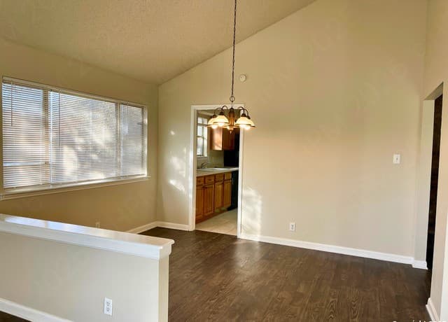 3-bedroom rental at 8600 Wood Wind in San Antonio, TX — photo 5