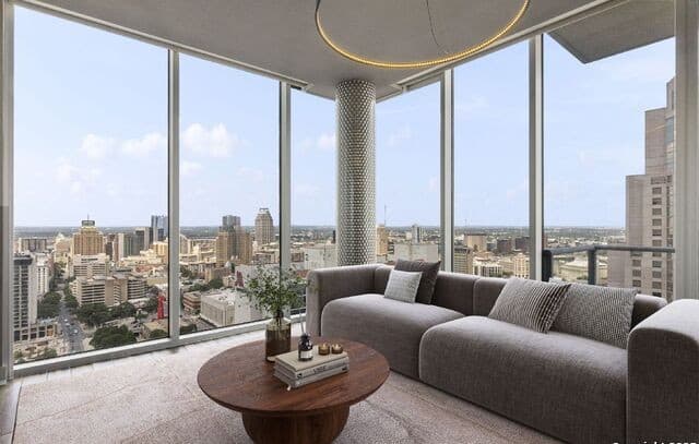 2-bedroom rental at 610 E Market Unit 2508 in San Antonio, TX — photo 2