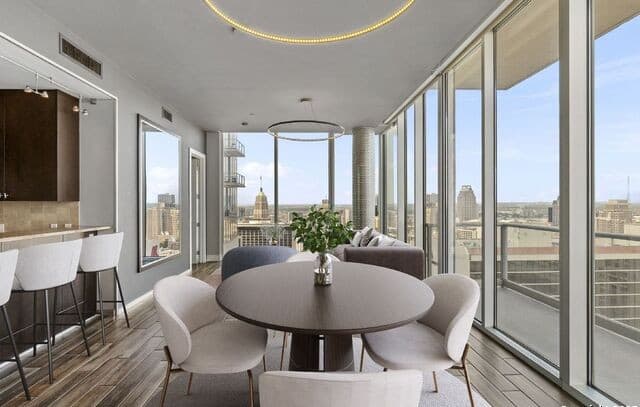 2-bedroom rental at 610 E Market Unit 2508 in San Antonio, TX — photo 3