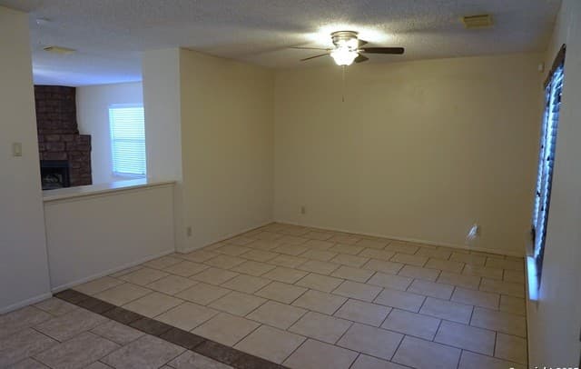 3-bedroom rental at 7515 Foss Meadows in San Antonio, TX — photo 4