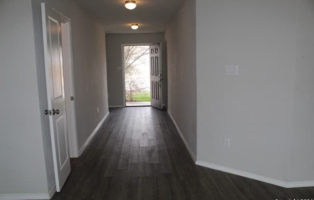 4-bedroom rental at 6522 Babcock Terrace in San Antonio, TX — photo 4