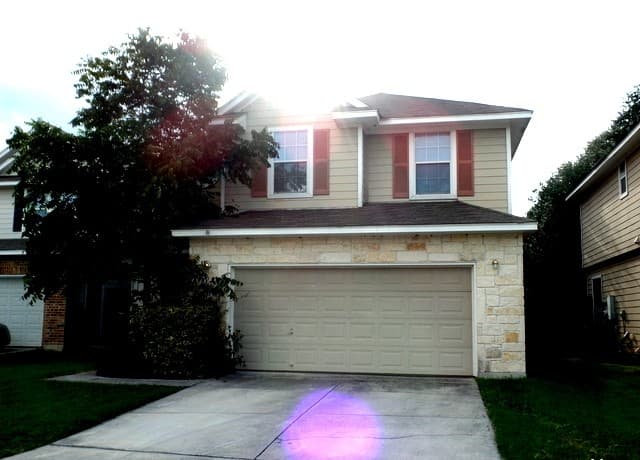 3-bedroom rental at 12719 Goldenrain Bay in San Antonio TX